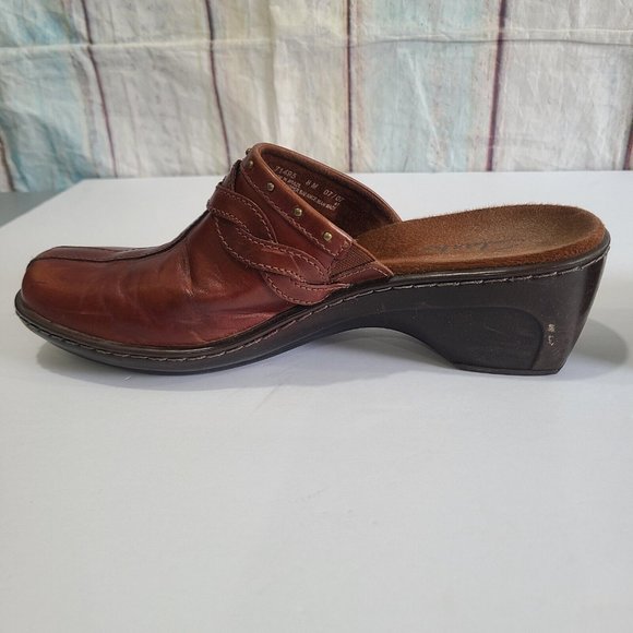 Clarks 71495 Mules Shoes Brown Leather Womans Slip-ons Studded Size 8 M clogs - Picture 7 of 11